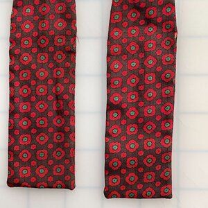Vintage 1970s or 1960s Thin Brown/Red Geometric AOP Enduro Cravat, 34x1.75-Inch